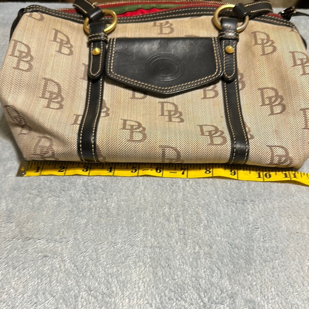 Dooney & Bourke Black and Tan Shoulder Bag with Classic Design - Picture 12 of 14